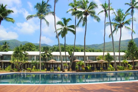 Poolsicht des Avani Barbarons auf Mahé in den Seychellen